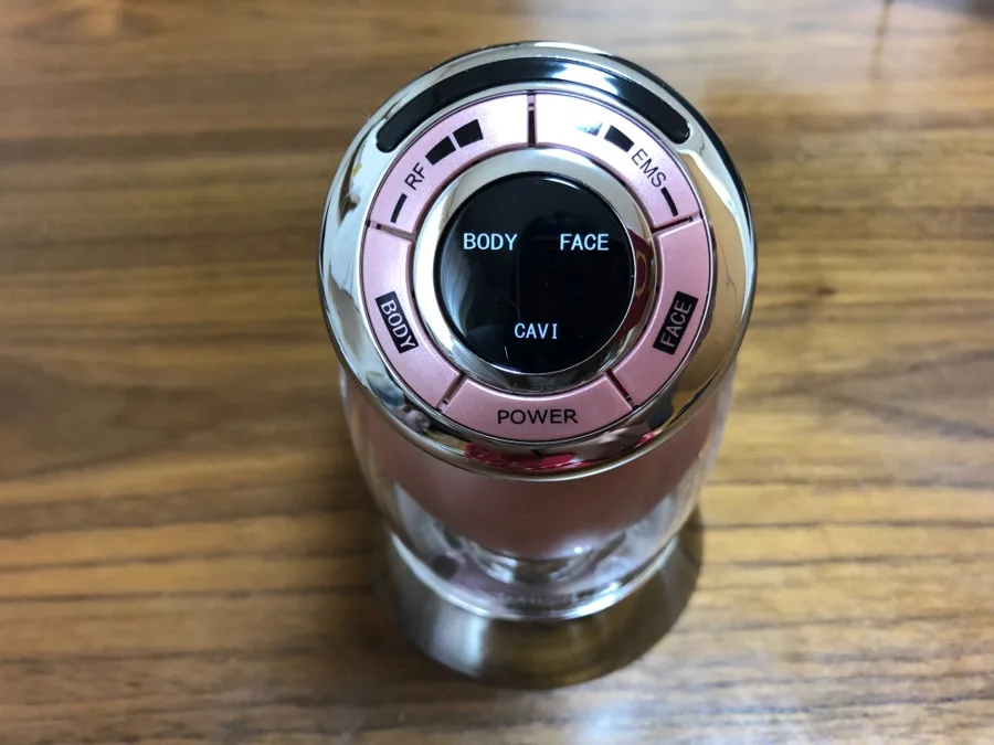 キャビスパRFコアのボタン部分。BODY、FACE、RF、EMSのボタンがある